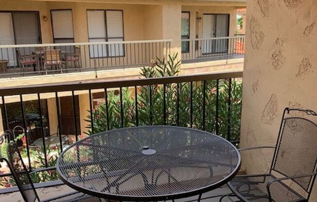 One bedroom condo/ Scottsdale