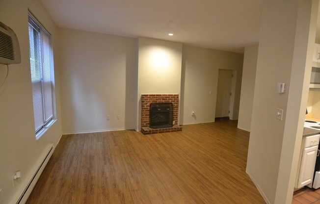 1 bed, 1 bath, 718 sqft, $2,900, Unit 23-2