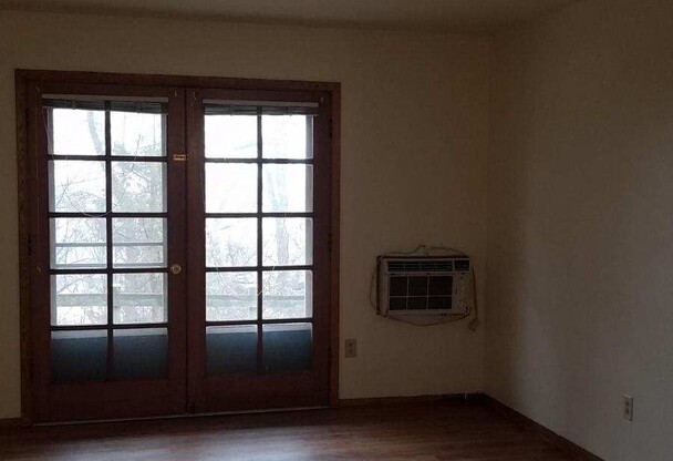 1 bed, 1 bath, $1,095, Unit #06