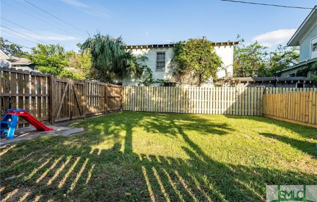 620 W 38 ST