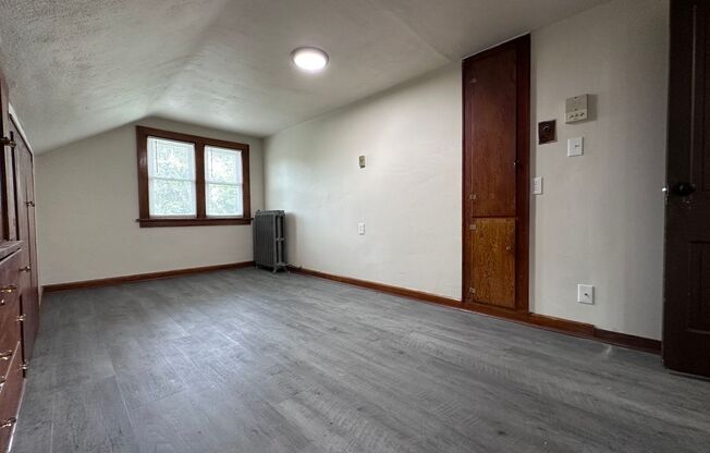 Studio, 1 bath, 500 sqft, $645, Unit Apt. 24