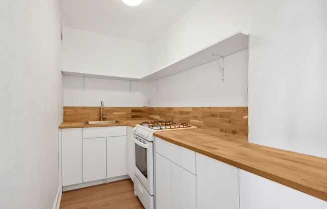 1 bed, 1 bath, 670 sqft, $1,150, Unit 404