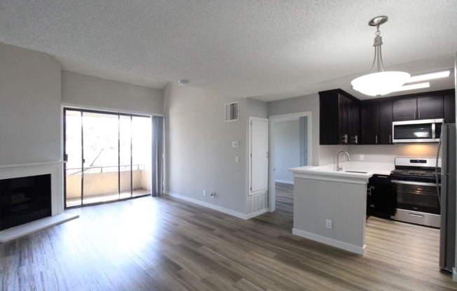 Spacious Double Master Fireplace Full Appliance Package Flooring Throughout Centrally Aired