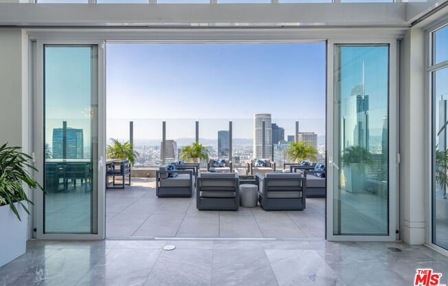 6 beds, 9.5 baths, 19,313 sqft, $80,000, Unit PH