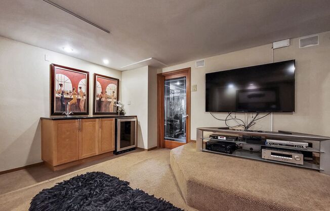 Studio, 1 bath, $1,540