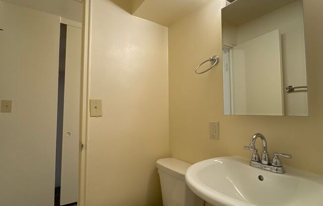 Studio, 1 bath, 360 sqft, $995, Unit 404