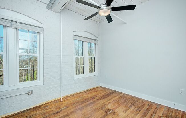 2 beds, 2 baths, 1,064 sqft, $1,850, Unit 211