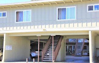 Upstairs 1 Bed/1 Bath Apartment in San Mateo Available Now!