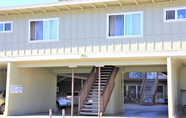 Upstairs 1 Bed/1 Bath Apartment in San Mateo Available Now!