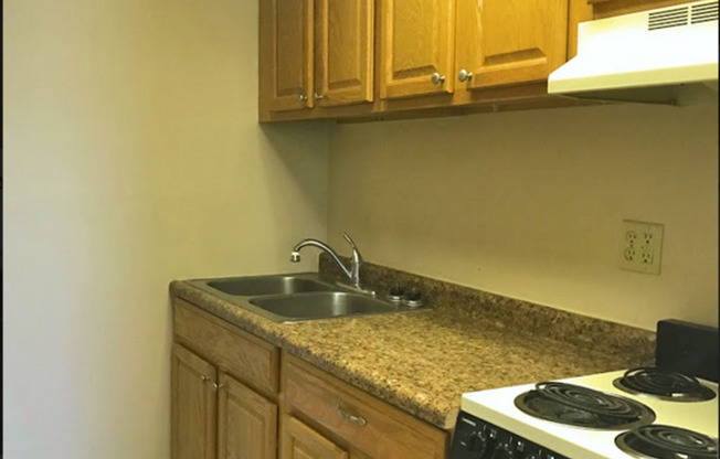 1 bed, 1 bath, 500 sqft, $800, Unit 114