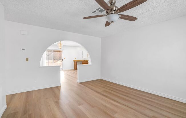 *NO HOA* CHARMING MOVE-IN READY ONE-STORY 3-BEDROOM HOME IN HENDERSON!