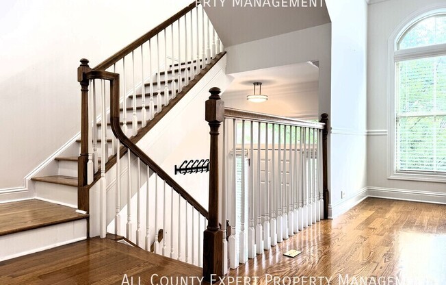4858 LA MOYNE LN