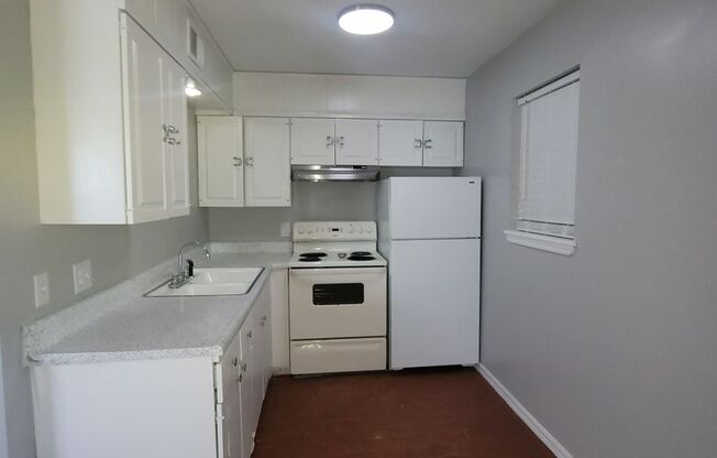 Studio, 1 bath, $850, Unit 210