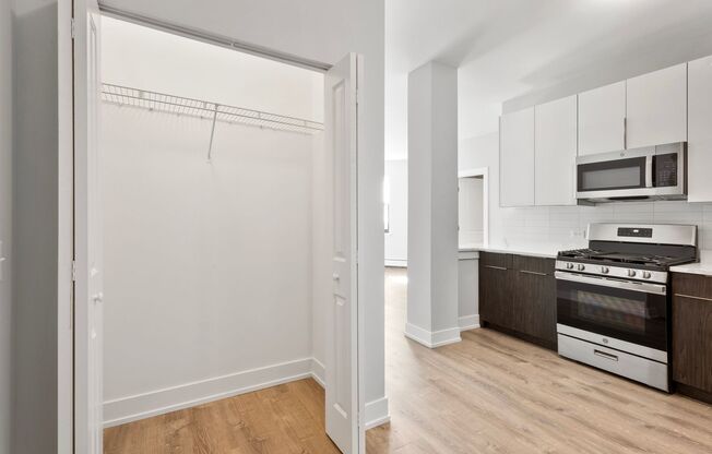 1 bed, 1 bath, 580 sqft, $1,775, Unit 320