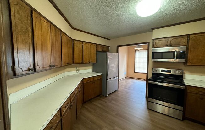 3 beds, 2 baths, $1,550