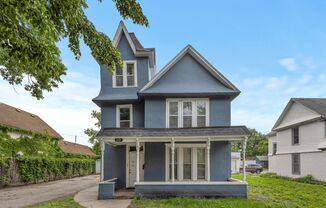 3BR/1Bath + Office Area Available Sept 12th in Northeast Mpls Area!