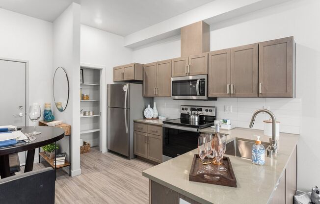 1 bed, 1 bath, 596 sqft, $1,455, Unit 308