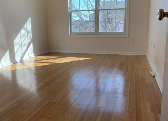 2 beds, 2 baths, 1,157 sqft, $3,150, Unit 201