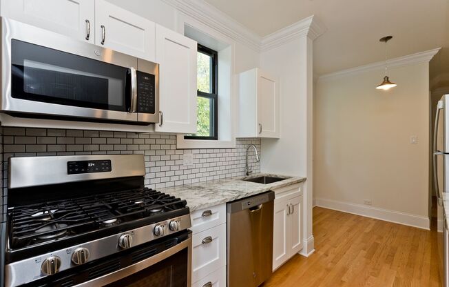 One Bedroom Apartment with In Unit Washer/Dryer