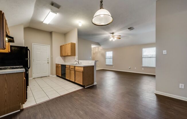 Beautiful single story 3 bed 2 bath!