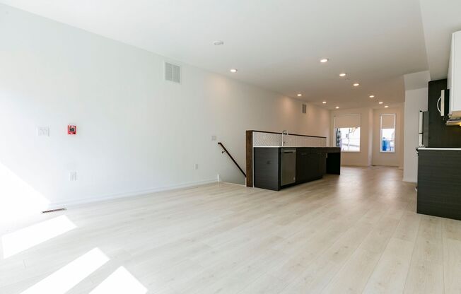 2 beds, 1 bath, 1,400 sqft, $1,745, Unit 1232 - A