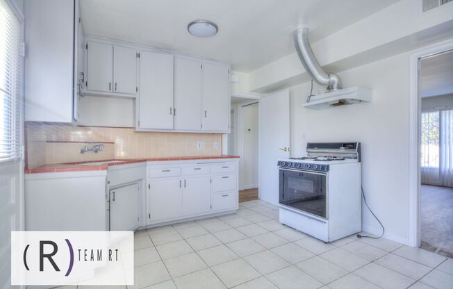 2 beds, 1 bath, $2,400, Unit B