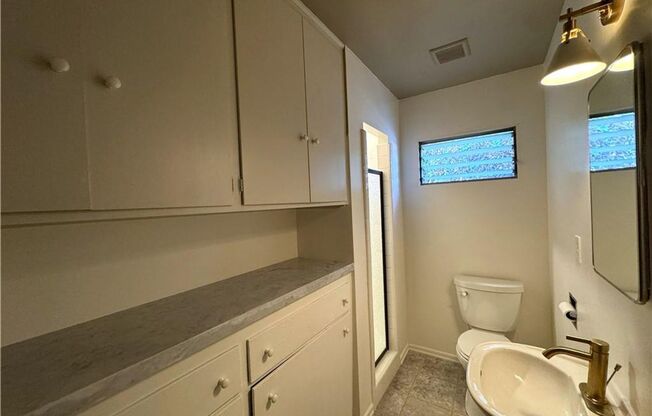 Beautiful 4 bedroom, 2 bathroom house with pool.