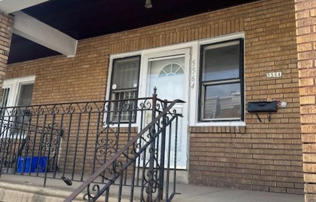 Front Porch Row - Oak Lane (SECTION 8 VOURCHER HOLDERS ONLY)