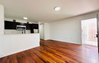 Beautiful garden unit with 1bed/1bath in the heart of South Beach!