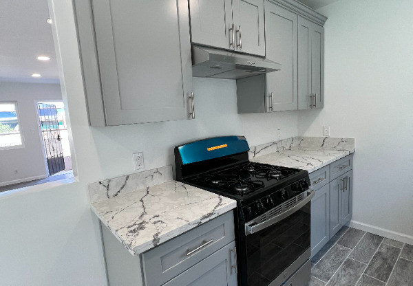 2333 S MANSFIELD AVE