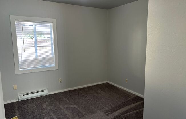 3 beds, 1 bath, $2,500