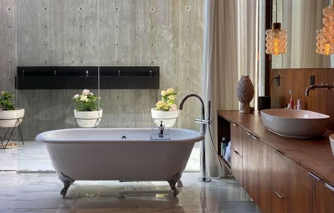 3 beds, 3.5 baths, 3,300 sqft, $12,450, Unit Townhome “The Cube”