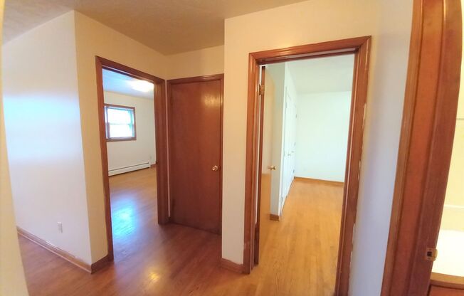 2 beds, 1 bath, 903 sqft, $1,190, Unit E-7