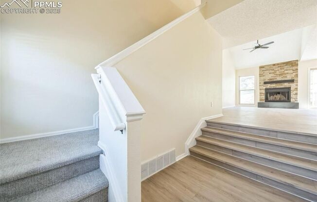 Renovated Green Mountain Falls Townhomes