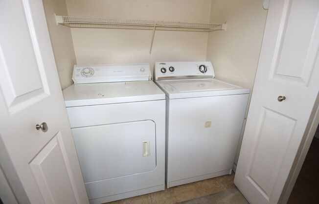 2 beds, 2 baths, $1,350, Unit # 2033