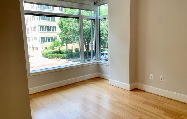 2 beds, 1 bath, $4,250, Unit 209
