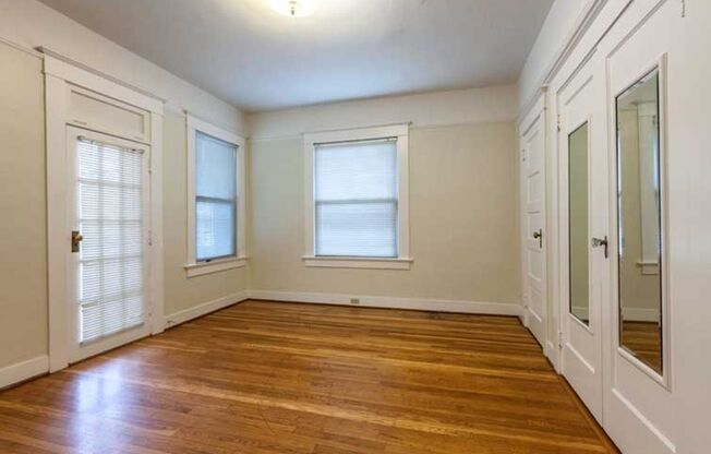 1 bed, 1 bath, 680 sqft, $1,675, Unit 25