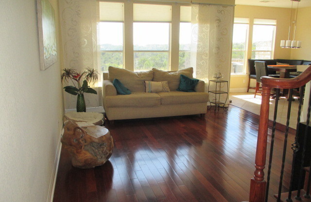 Lakeway Condo in Gated Community