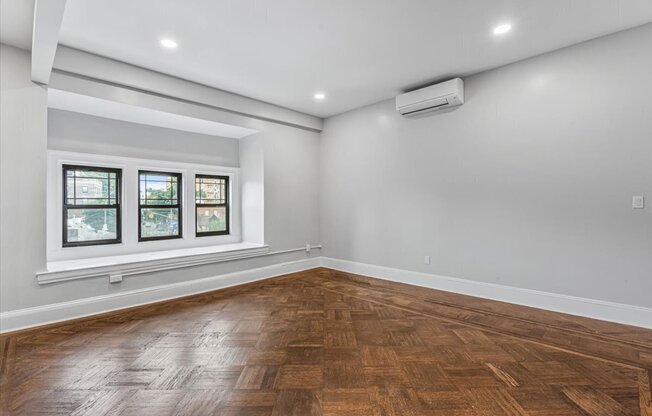 81 45 LEFFERTS BLVD