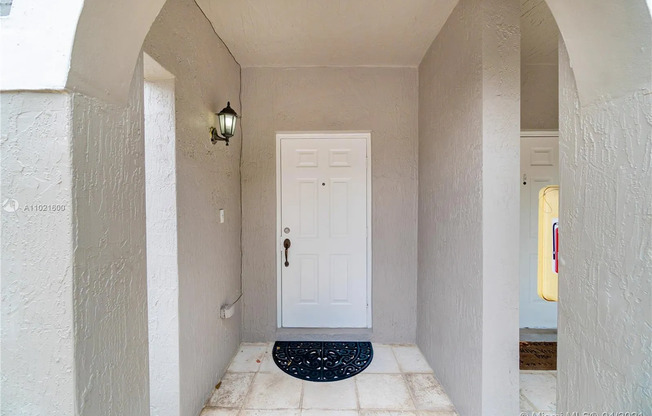14053 SW 49 ST