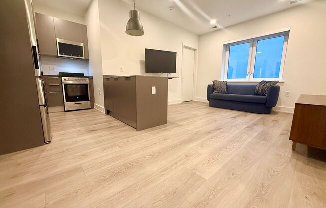 2 beds, 2 baths, 701 sqft, $2,199, Unit 002