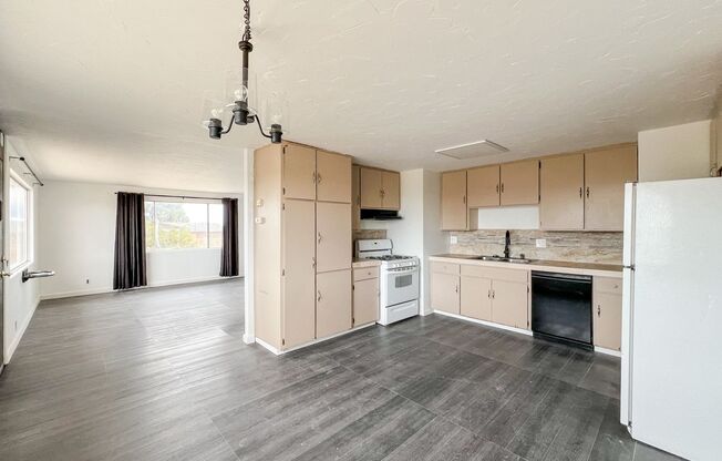 A Newly Remodeled 3 Bedroom Home with Gorgeous Views!