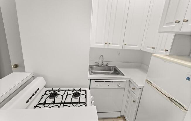 452 E 78 ST