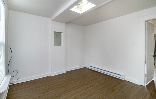 14402 56 AVE S