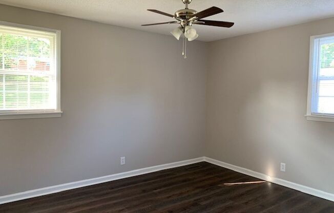 3 beds, 1 bath, $1,295