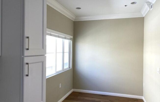 3 beds, 3 baths, $3,700