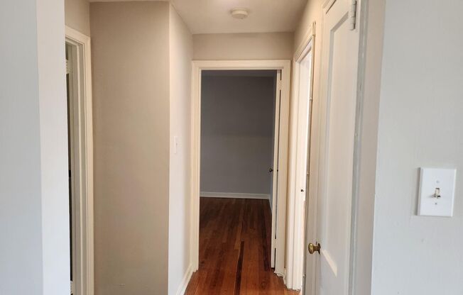 2 beds, 1 bath, 897 sqft, $2,385, Unit A-24