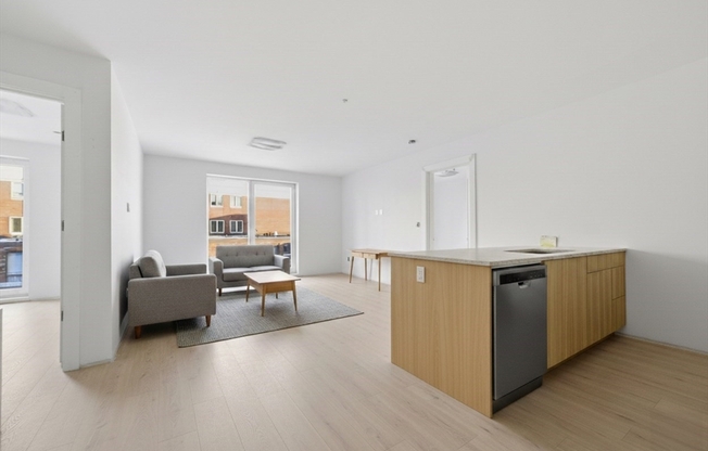 2 beds, 2 baths, 951 sqft, $4,375, Unit 201