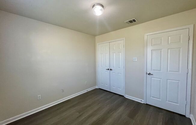 3 beds, 1 bath, $1,600