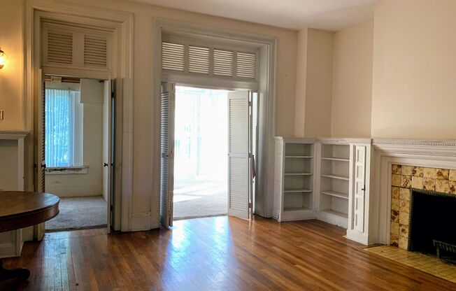 2 beds, 1 bath, 740 sqft, $995, Unit 03